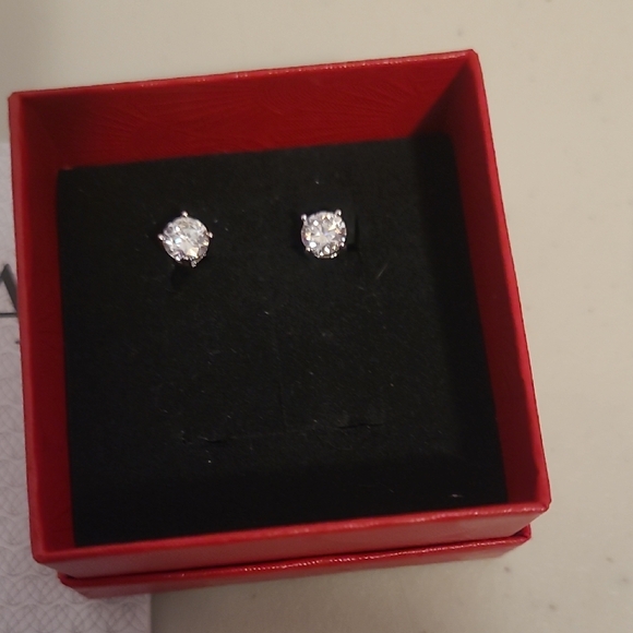 Moissanite Stud Earrings in Silver - Picture 3 of 3